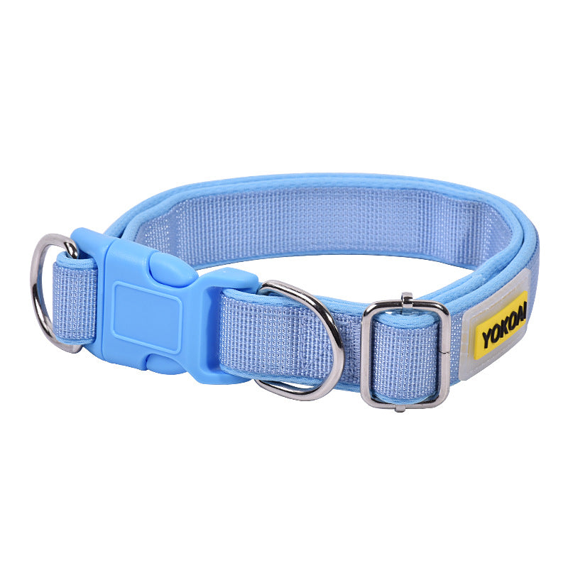 Dog collar for dogs, featuring ultra-light padded lining and quick-release buckle, ideal for everyday wear
